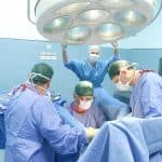 foto generica di beatrici in sala operatoria
