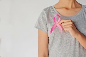 Ottobre rosa, il nastro simbolo della prevenzione al seno
